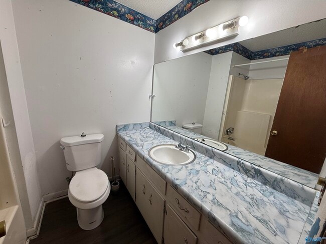 Photo - 902 Sisk St