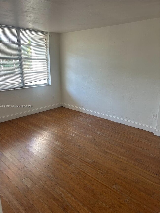 Photo - 2175 NE 170th St Unidad 202