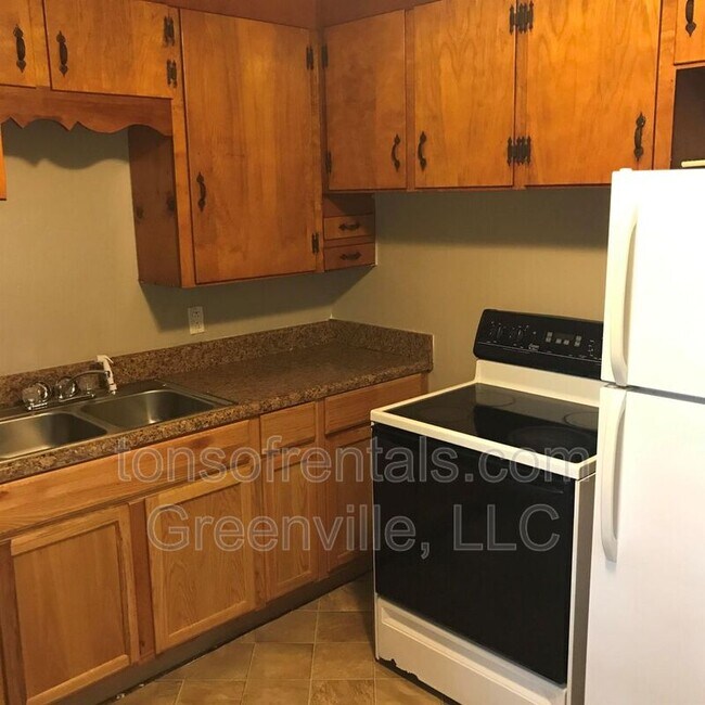 Photo - 105 Maple Dr Unit A