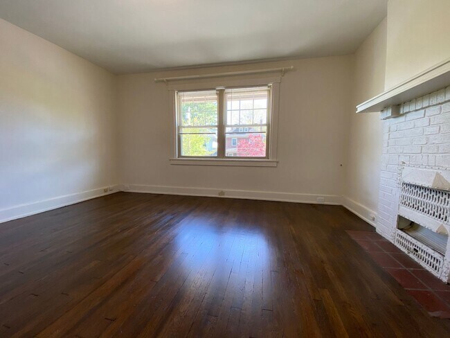 Photo - Pet Friendly Squirrel Hill Townhome! Both Covered Front Porch & Backyard!