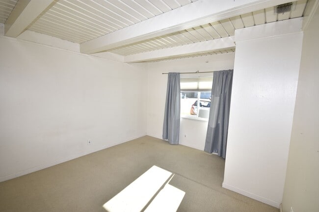 Photo - 2305 Cottage Way