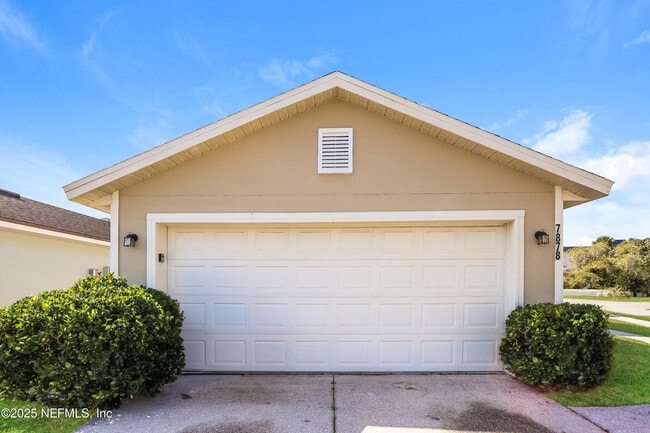 Building Photo - 7878 Cherry Blossom Dr S