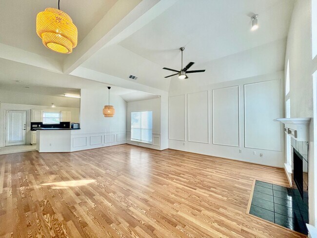 Photo - Recently updated home minutes from Grandscape