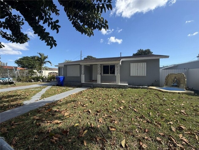 Photo - 121 Flagami Blvd