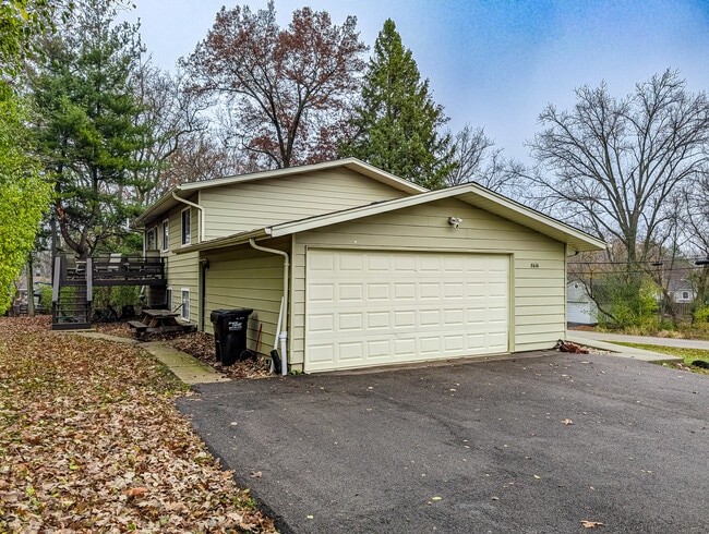 Building Photo - 8616 Hickory Ave