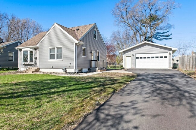 Building Photo - 6520 Stevens Ave