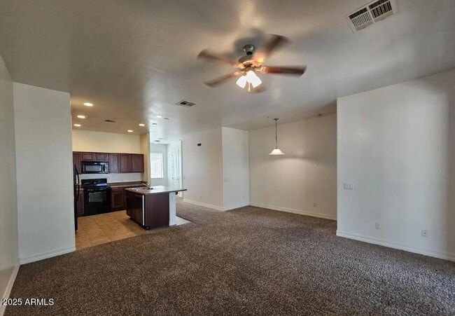 Photo - 1456 E 9th St