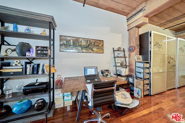 530 S Hewitt St Unit 326