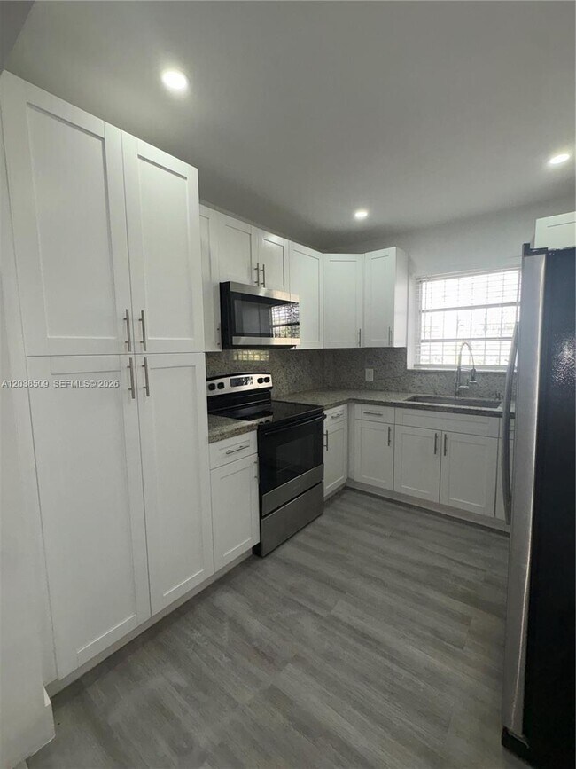 Photo - 2920 SW 15th St