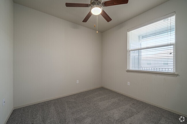 2BR, 2BA - 899SF - Dormitorio 1 - Aria at Wilcrest