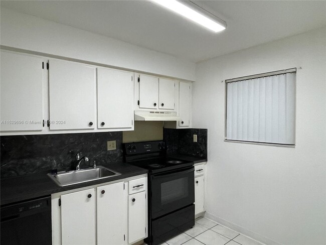 Photo - 3490 Foxcroft Rd Unit B315