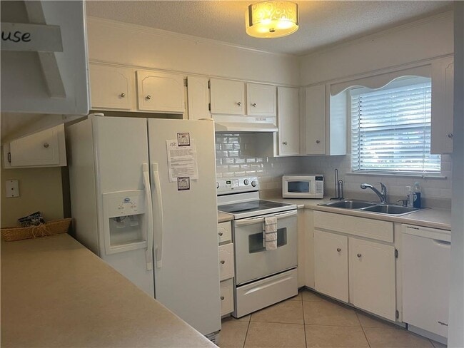 Photo - 104 Courtyard Villas Ln Unidad C1