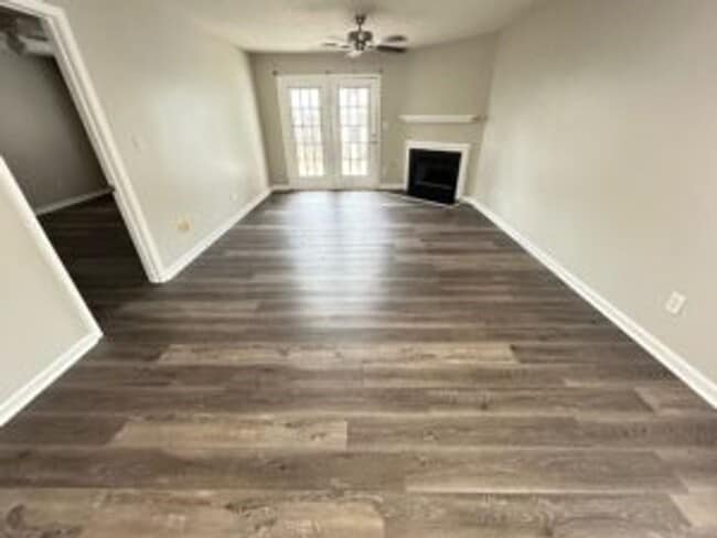 Photo - 220 Deer Hound Trail