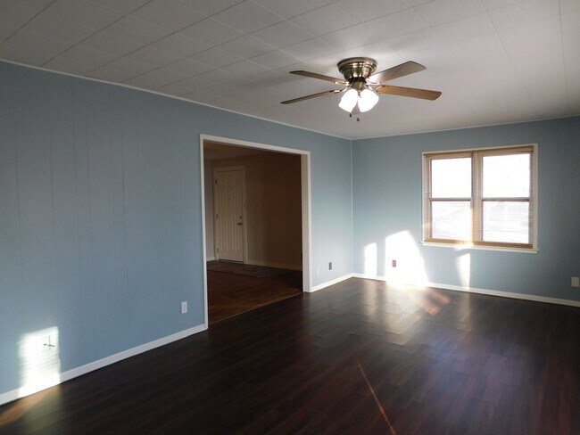 Photo - Spacious 3 bedroom & 1 bath