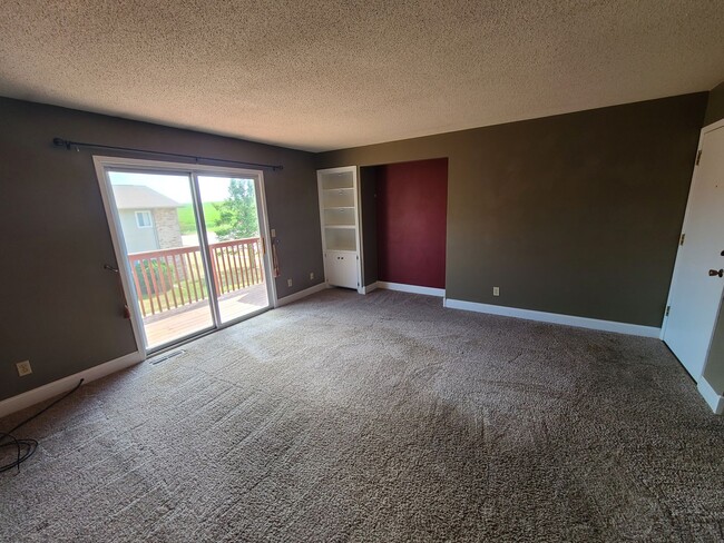 Photo - 4932 DuBois Dr Unit 1