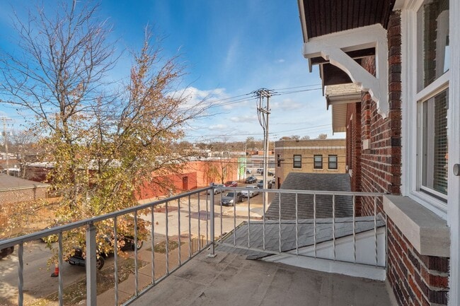 Photo - 4918 Tholozan Ave Unit 4918A - 420