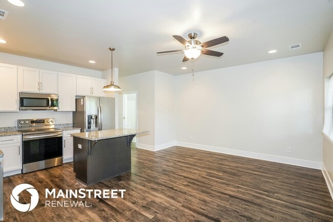 Photo - 136 Hartsville Ct
