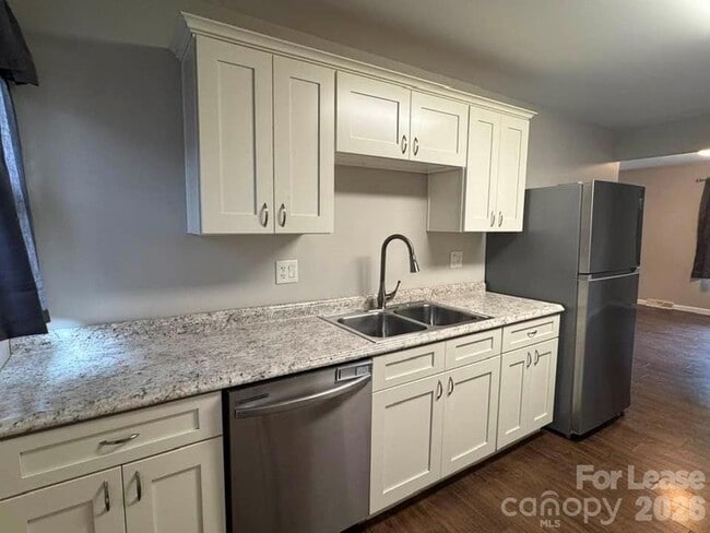 Photo - 1095 Sunset Rd
