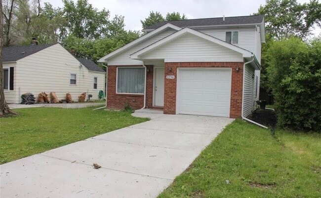 Photo - 22741 Middlebelt Rd