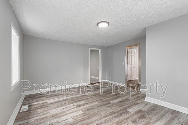 Photo - 700 S Savage St