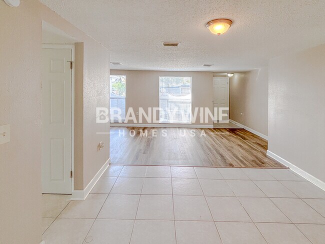 Photo - 6135 Seabreeze Dr