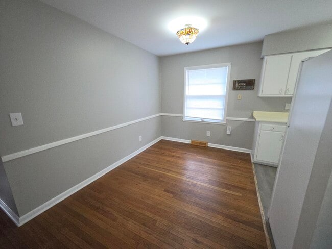 Photo - 2144 Tamarack Dr