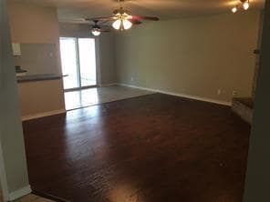 Photo - 528 Park Center Blvd