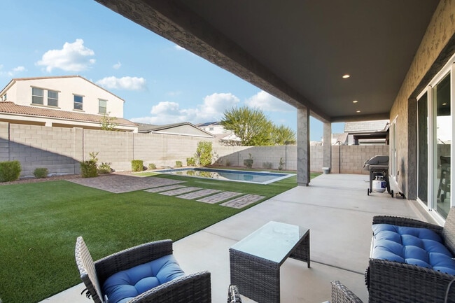 Photo - 19770 W Montecito Ave