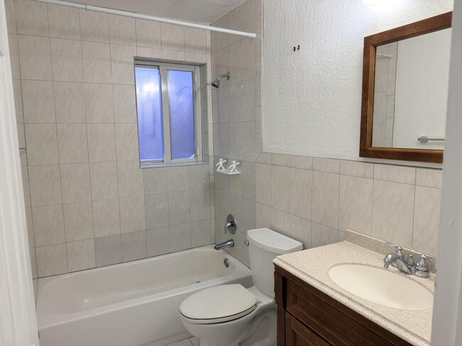 5271 SW 90th Way Unit 4