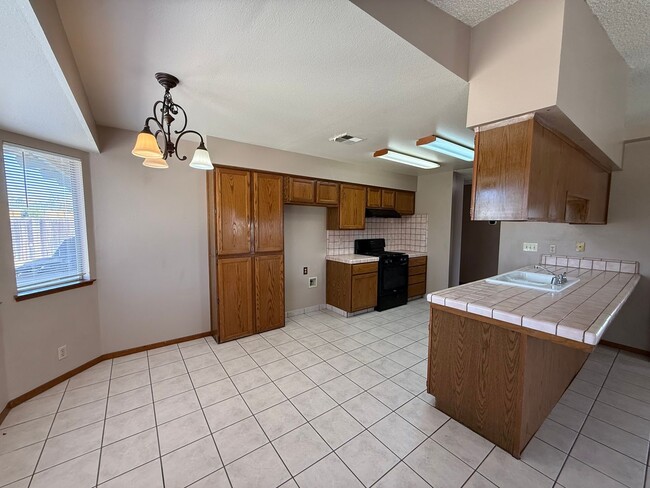 Photo - 980 Lakewood Dr