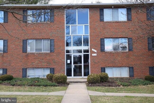 Building Photo - 3872 Shadywood Dr Unit 21 Rental