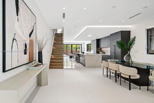 Photo - 2955 Coconut Ave