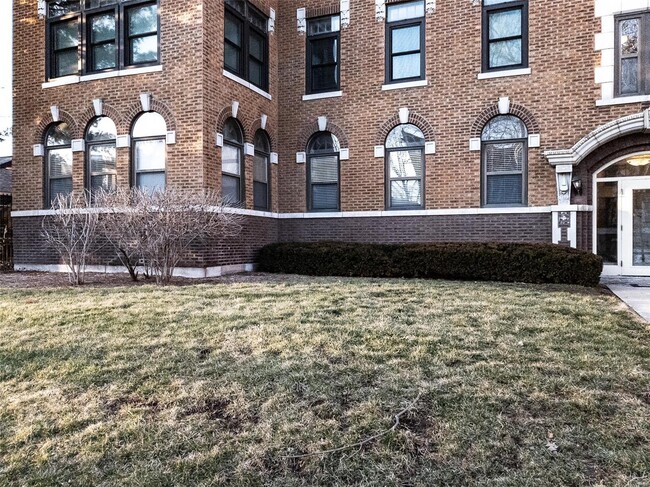 Photo - 5635 Waterman Blvd Condo Unit 11