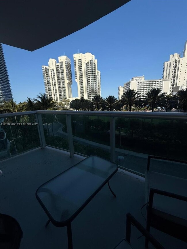 Building Photo - 19370 Collins Ave Unit 423