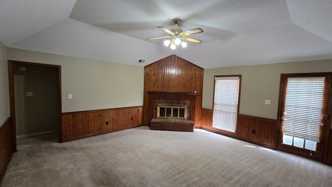 Photo - 1388 Hardwood Trail