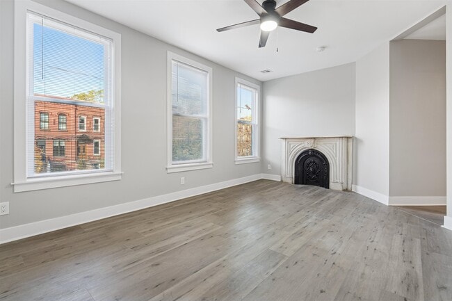 Building Photo - 324 Pacific Ave Unit 2R