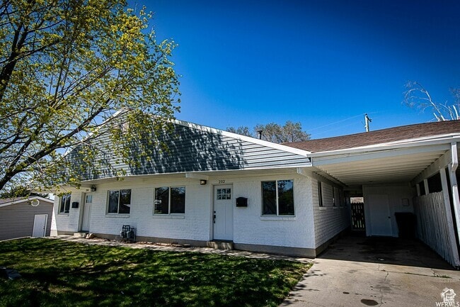 Building Photo - 202 W 2050 N Rental
