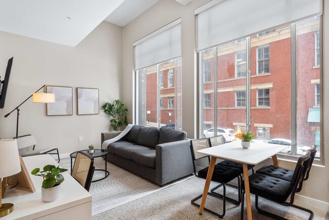 Building Photo - 205 W 4th St Unit ID1301565P Rental