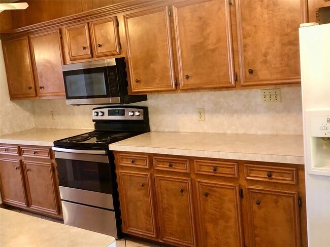 Photo - 225 Crest Hill Dr