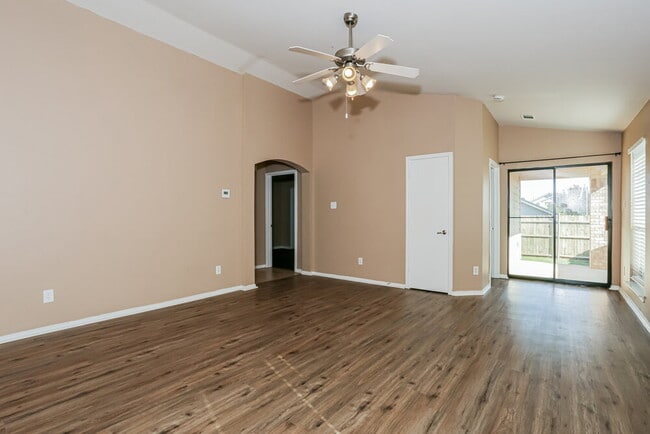 Photo - 6440 Regina Dr