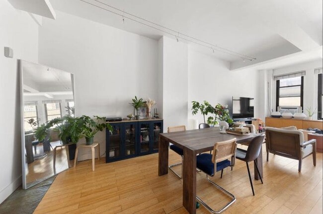 Building Photo - 1 bedroom in New York NY 10001 Unit 6DE Rental