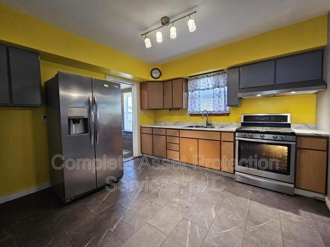 Photo - 130 Phillips Ave