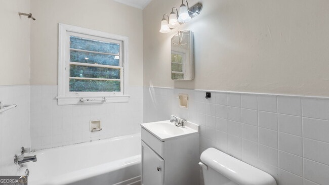 Photo - 1147 Broad St