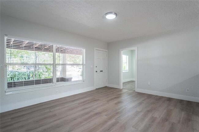 Photo - 1691 NE 143rd St