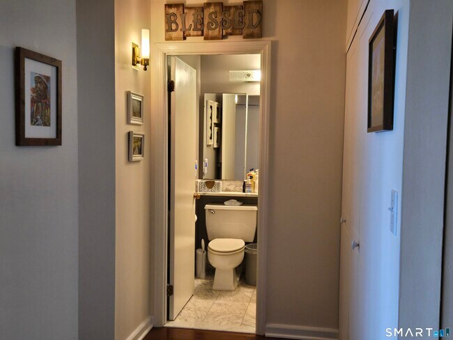 Photo - 1 Strawberry Hill Ave Unidad APT 3G