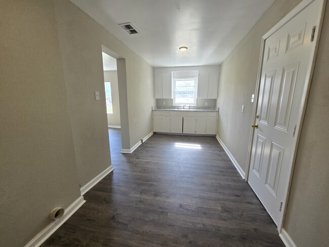 Photo - 608 Owens St