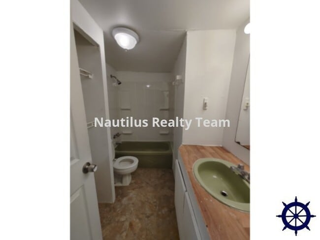 Photo - 5115 E 14th St