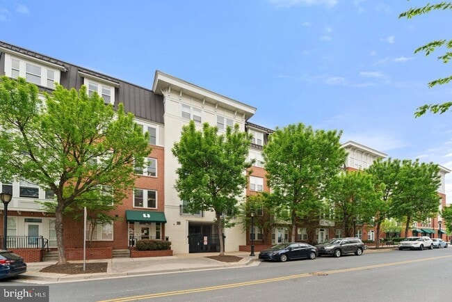 Building Photo - 2665 Prosperity Ave Unit 314