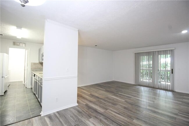 Photo - 204 Warm Springs Cir