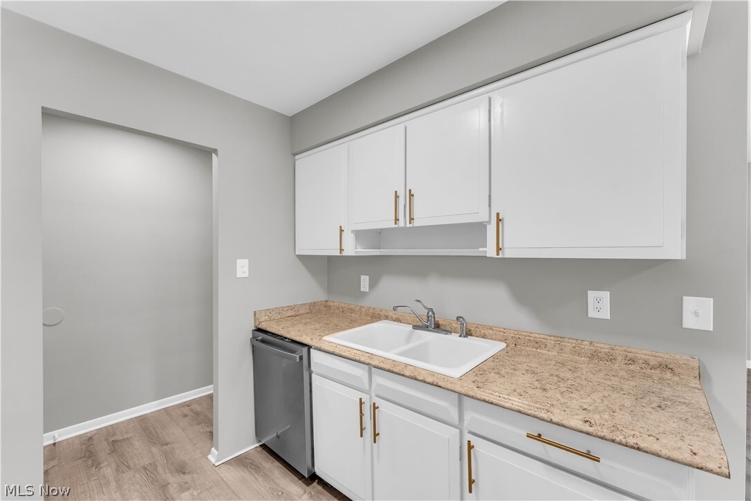 Photo - 2537 Noble Rd Unit 301